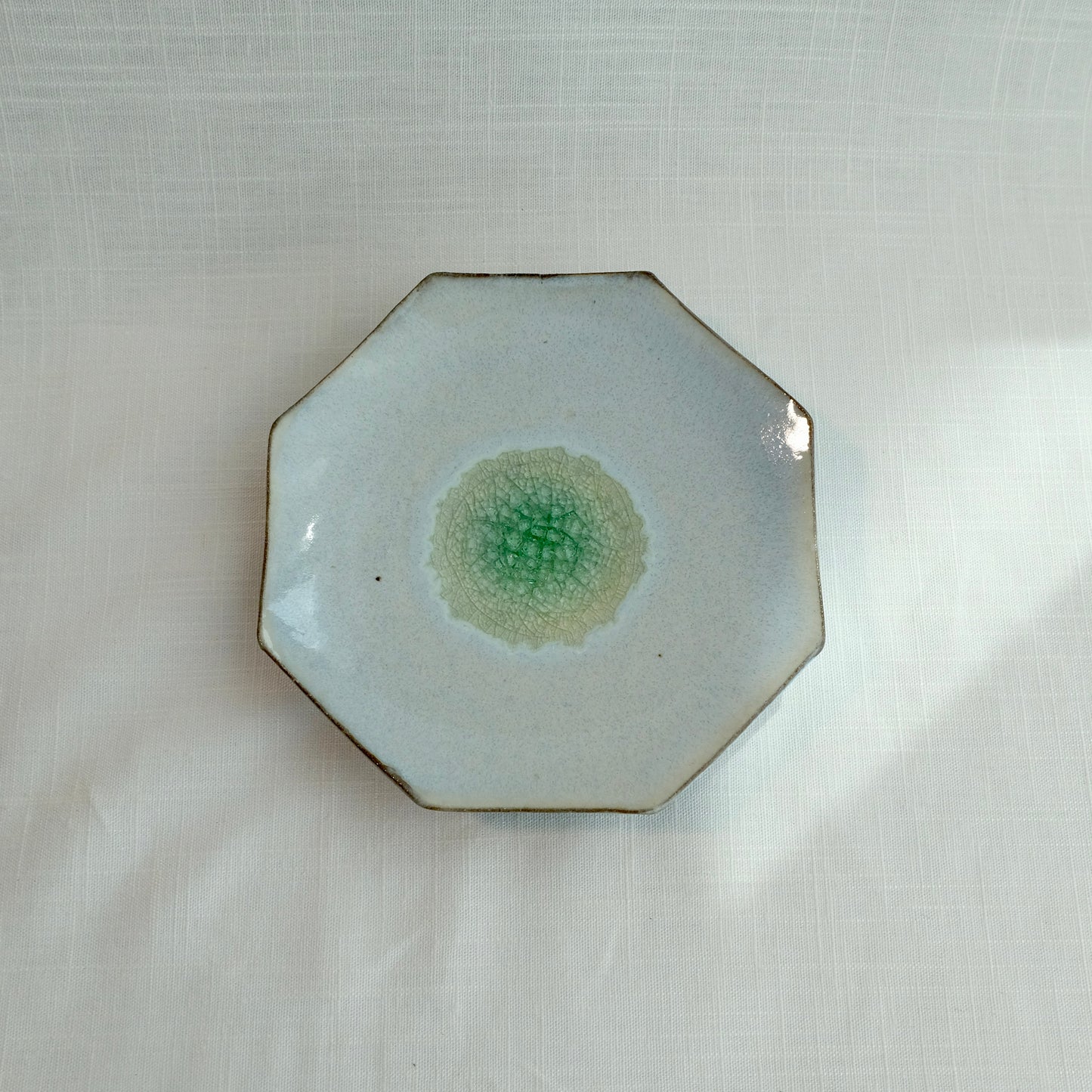 Pentagonal saucer
