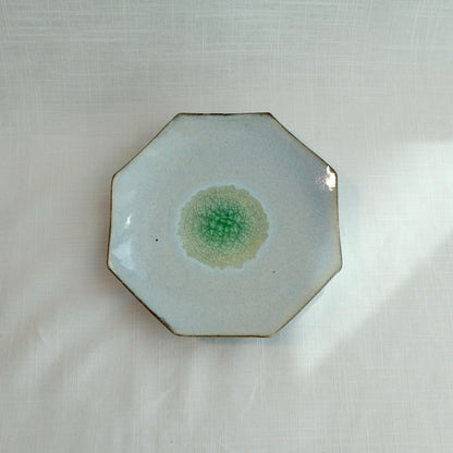 Pentagonal saucer